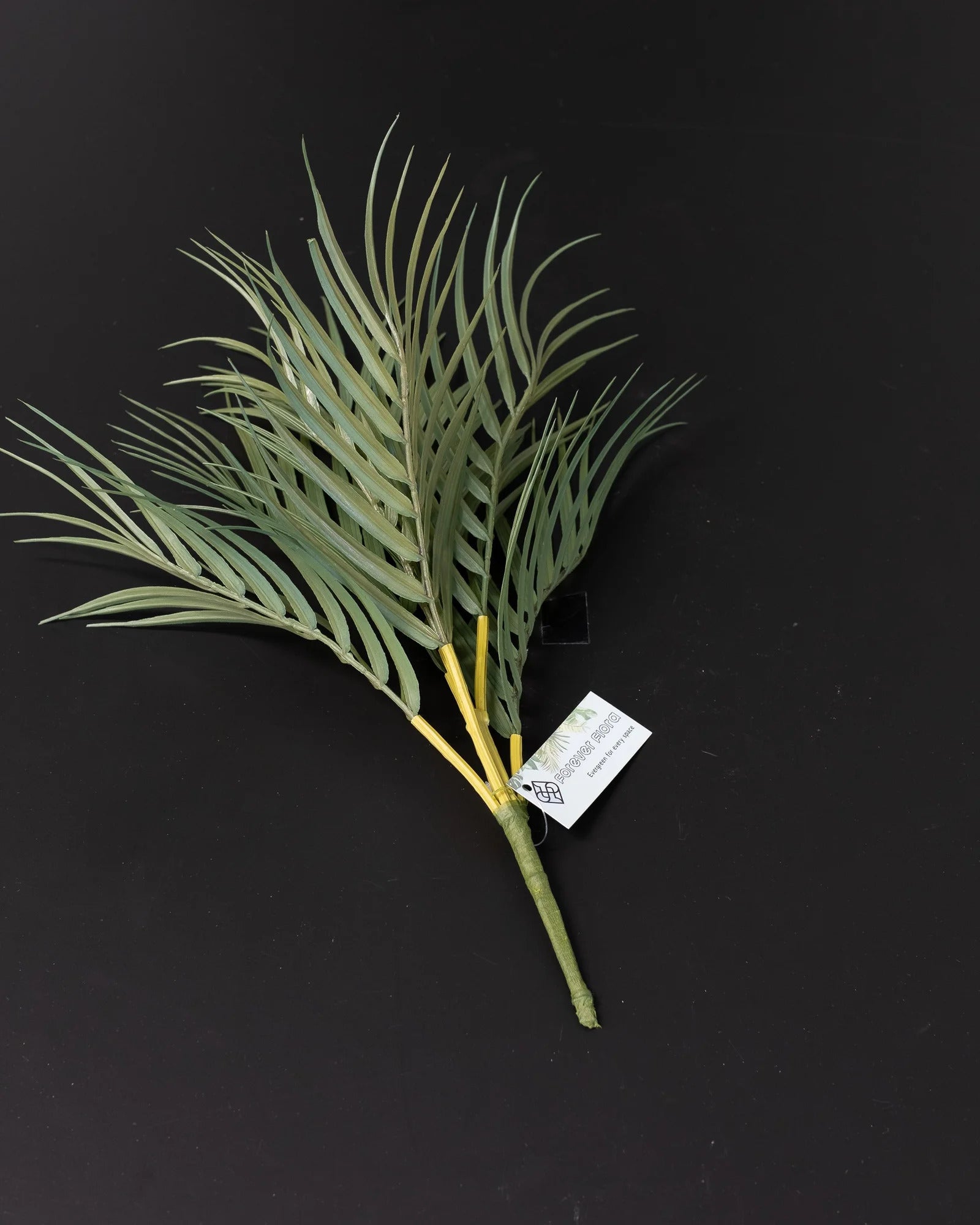 Konstgjord palmbukett – 38 × 35 cm som dekorativ produkt för hem och inredning