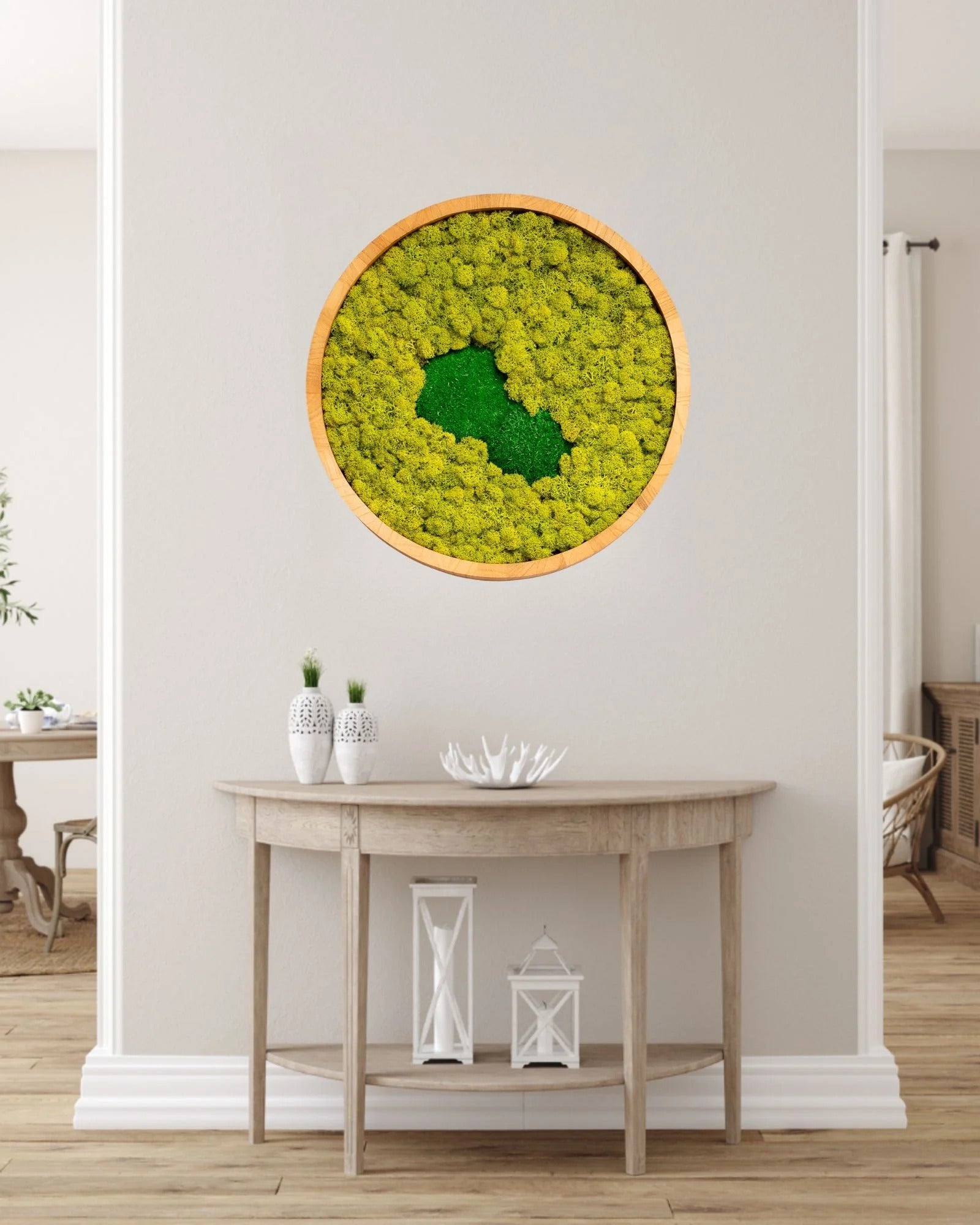Produktvy av Rund mosstavla med grön bollmossa och lichen med bevarad mosskaraktär – Q 60cm