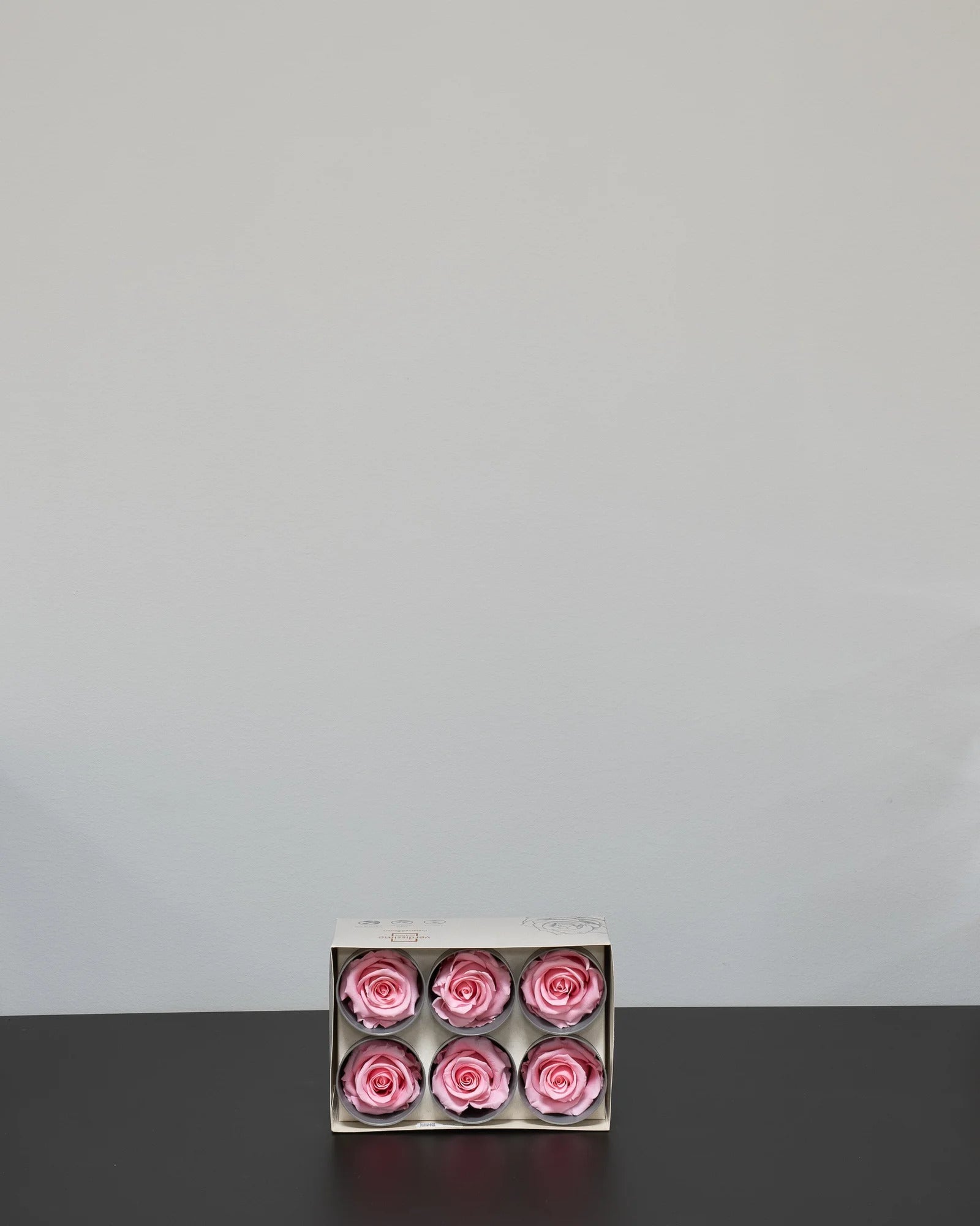 Detaljbild av Evighetsros 6 st i vit