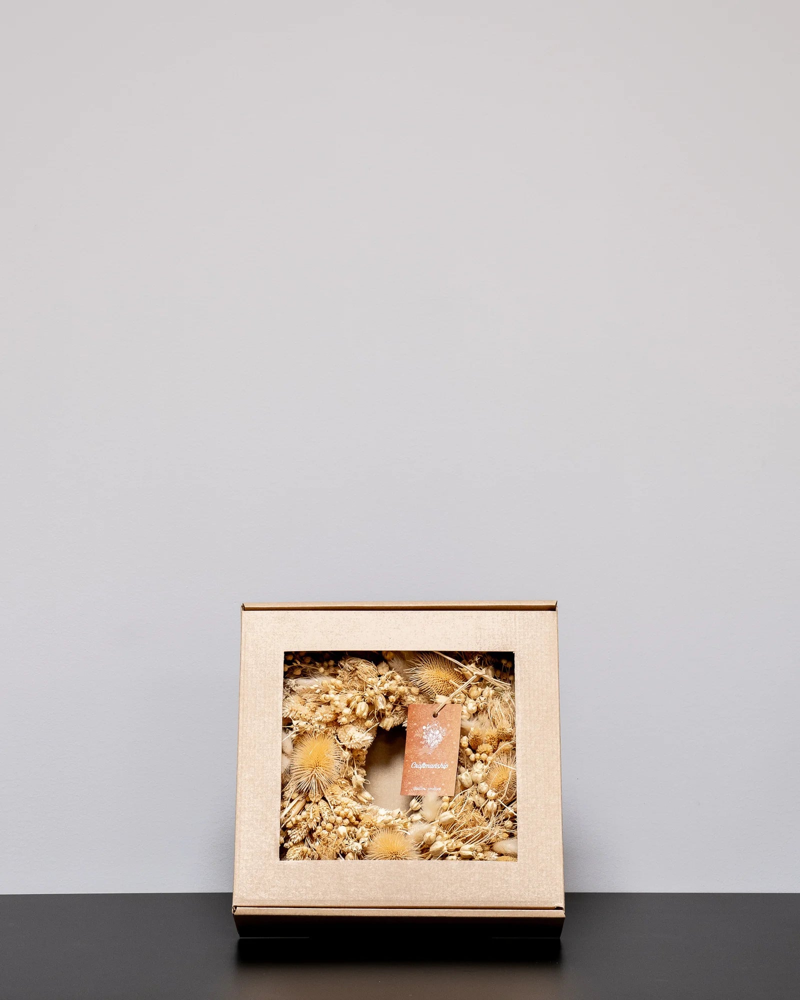Vit krans med torkade blommor 30 cm, diameter 30 cm, 1 st.