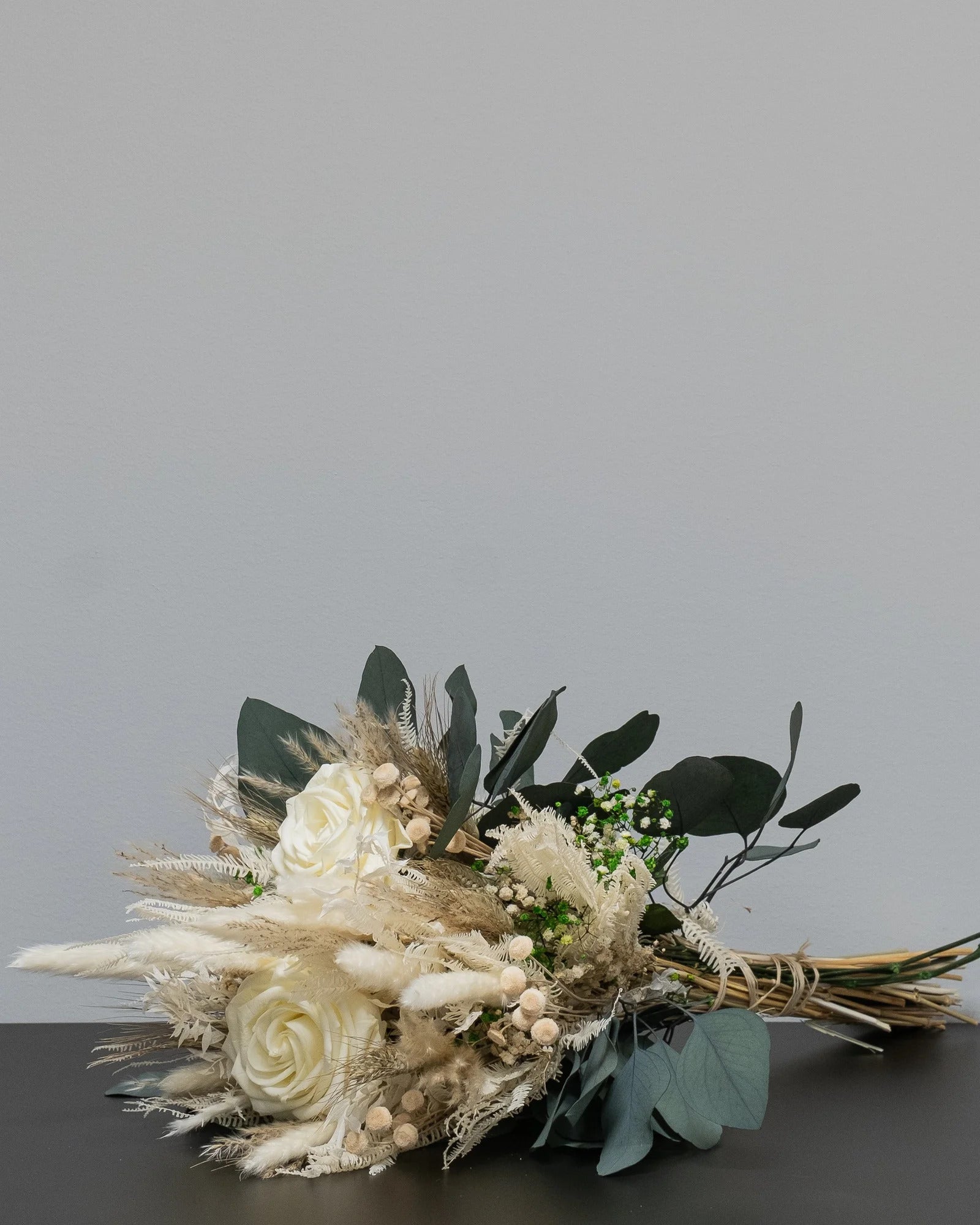 Elegant brudbukett Evig Romantik med långvarigt blomsteruttryck