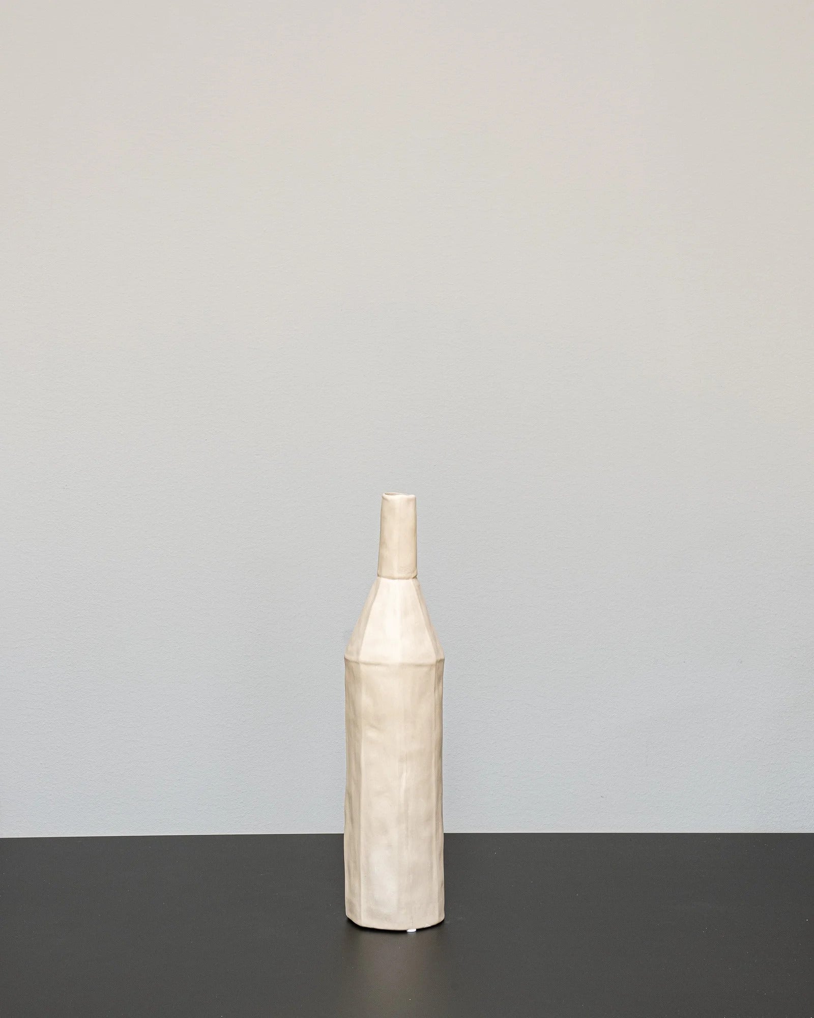 Bottle Keramikvase in der Variante Klein, Matt Rosa
