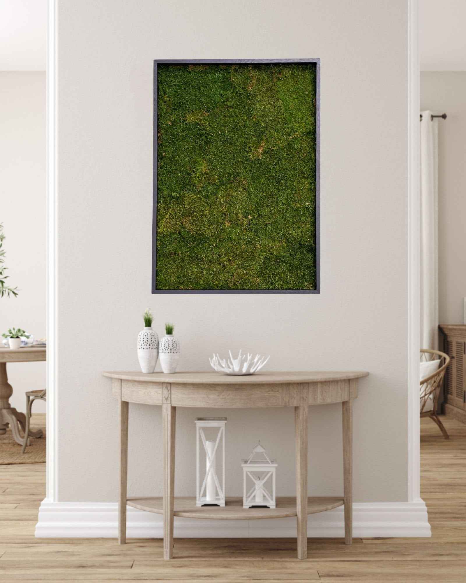 Detaljerad vy av Kvadratisk mosstavla med äkta plattmossa med naturlig mossstruktur – 70×100 cm